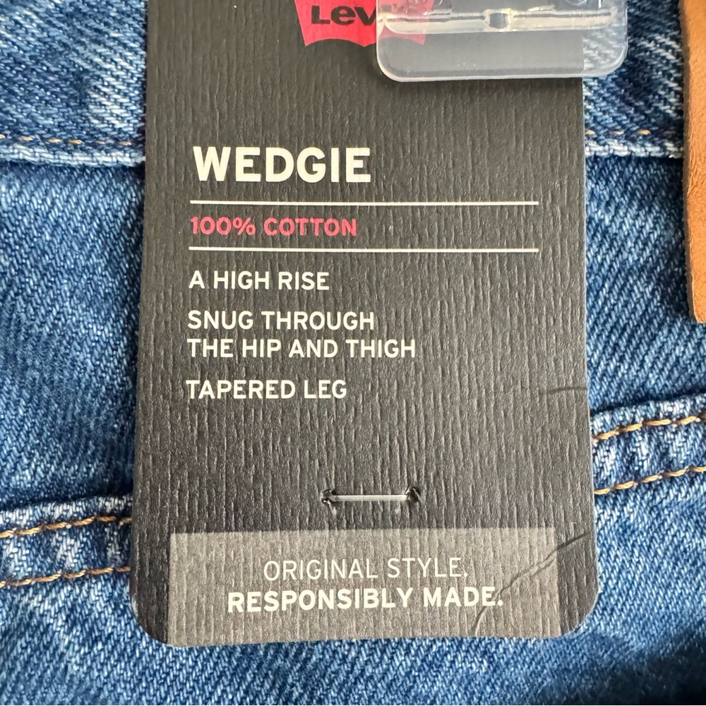 Levi's Wedgie Straight Leg Blue Jeans - Picture 5 of 5